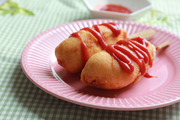 How to Make American-Style Corn Dog (Homemade Corn Dog Recipe)