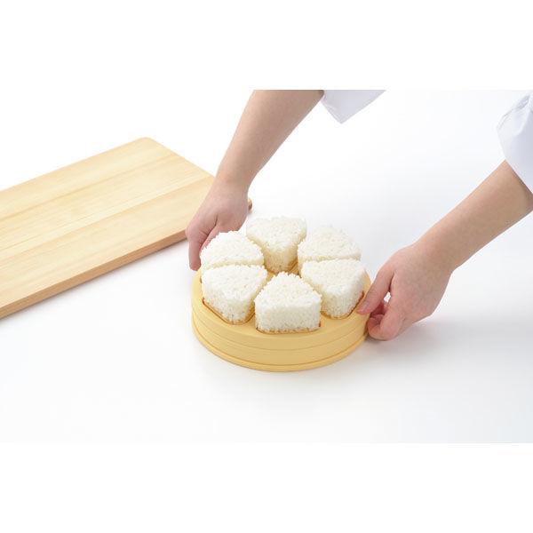 Akebono-Quick-and-Fun-Onigiri-Maker-6-Space-Pop-Up-Onigiri-Mold-2-2025-02-25T04:49:52.557Z.jpg