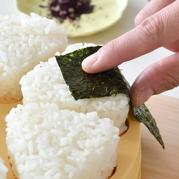 Akebono-Quick-and-Fun-Onigiri-Maker-6-Space-Pop-Up-Onigiri-Mold-4-2025-02-25T04:49:52.557Z.jpg