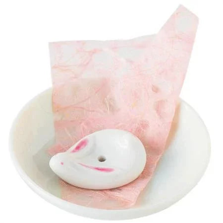 Kousaido-Ceramic-Incense-Burner-Rabbit-Shaped-Incense-Holder-and-Plate-6-2024-12-30T07:51:12.668Z.webp