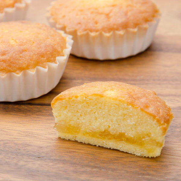 Ragueneau-Patissier-s-Apple-Madeleine-Aomori-Apple-Sponge-Cake-5-Pieces-2-2025-01-06T04:55:52.924Z.jpg